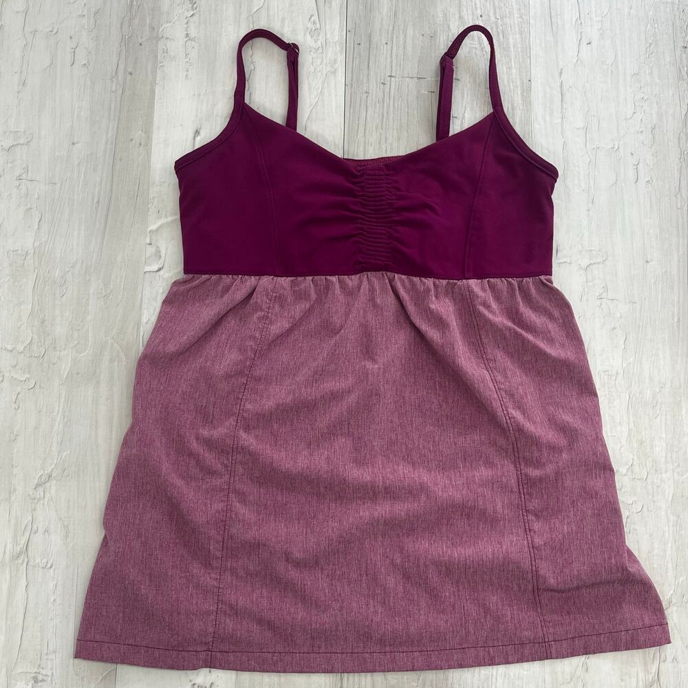 Athleta Bestie Work Out Gym Stretch Built In Bra Stretch Athleisure Tank Top